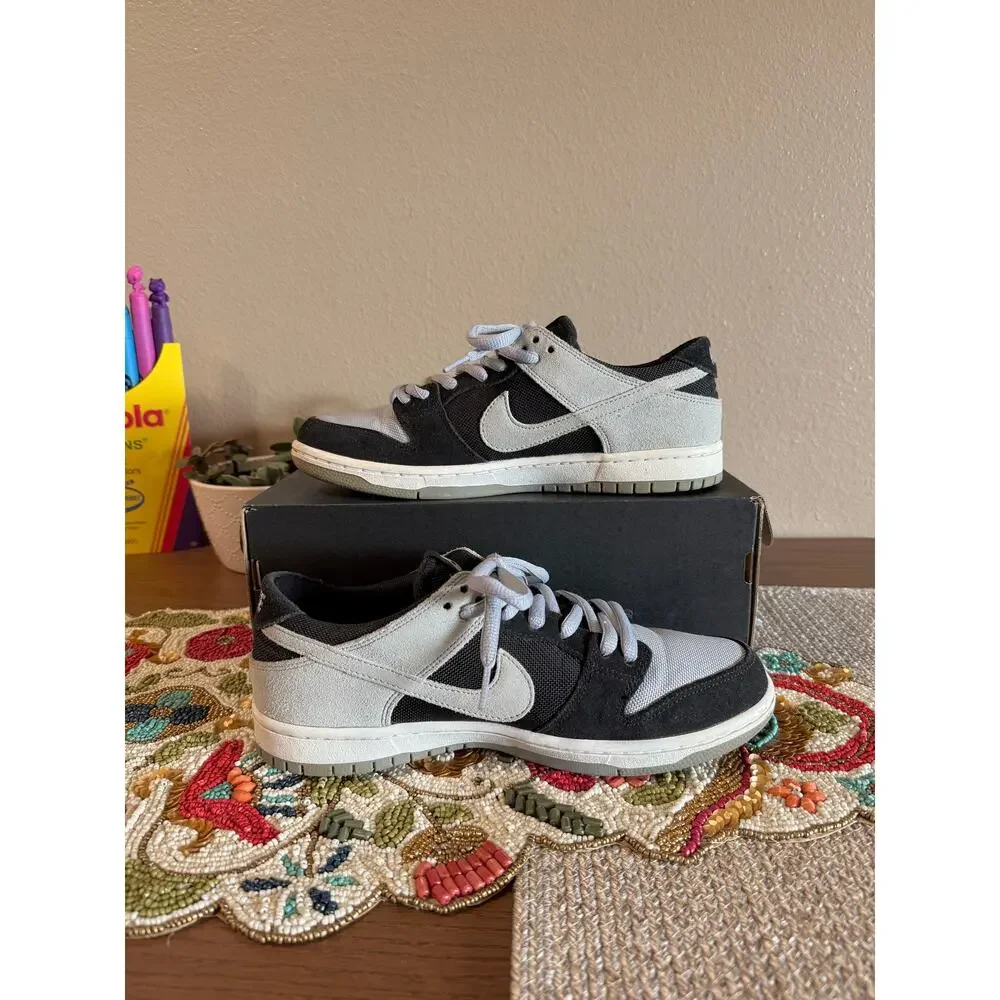 2017 Nike SB Zoom Dunk Low Pro Black Wolf Grey White Smoke Shadow 854866 001